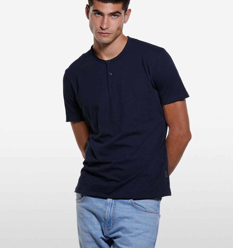 T-shirt Henley bleu foncé - t-shirts à manches courtes pour homme - Bleu Foncé | Sisley image number 3